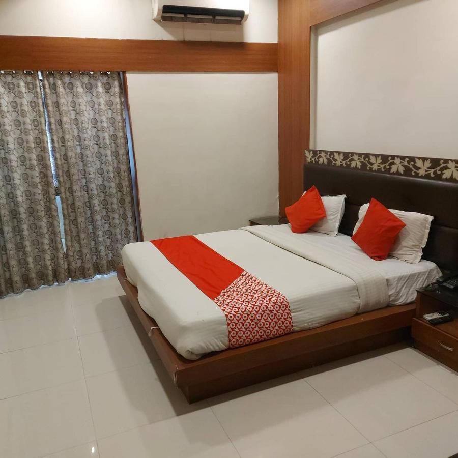 Hotel Shreenath Ahmedabad Exterior foto