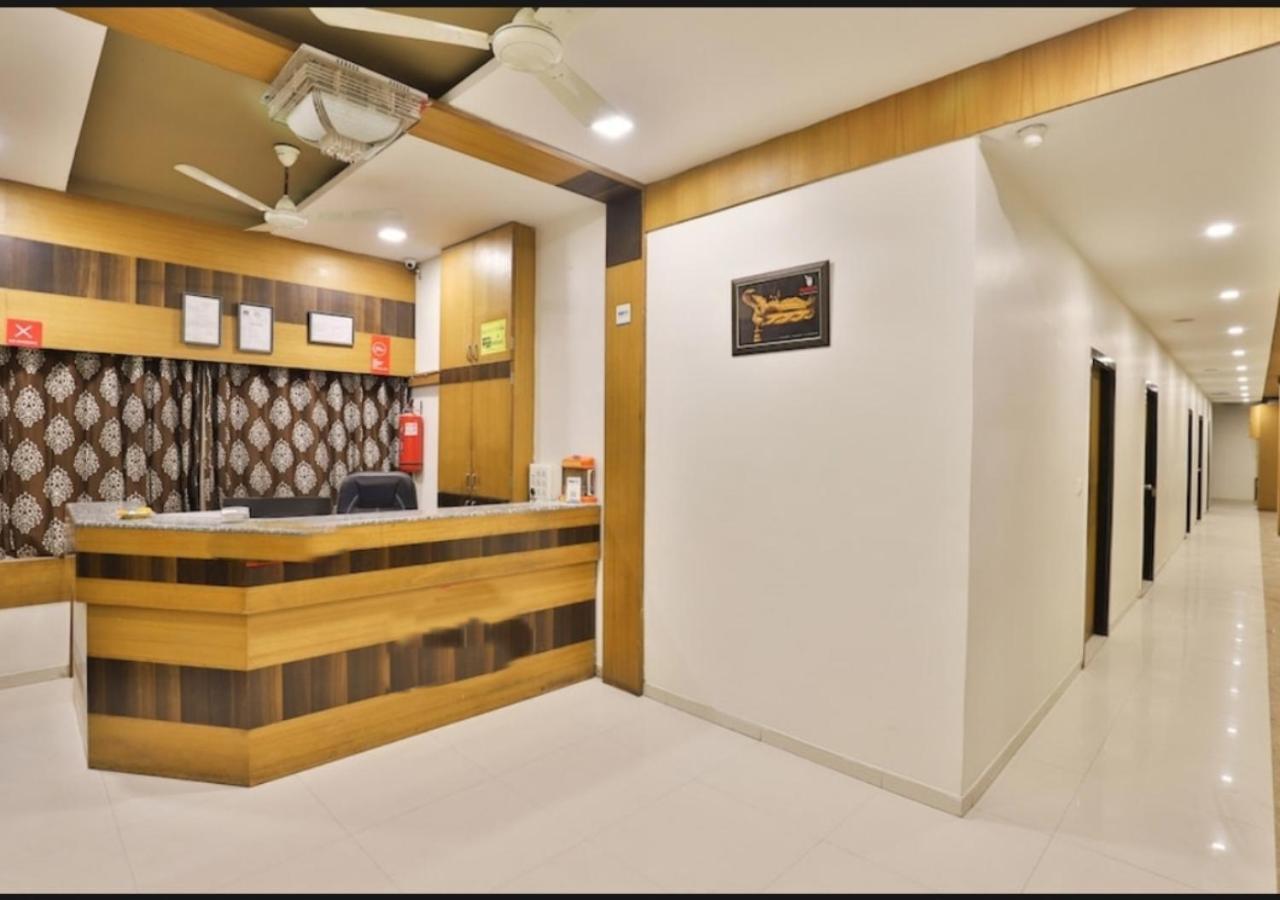 Hotel Shreenath Ahmedabad Exterior foto